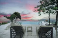 Haze and Kites Resort Munnar - Pools