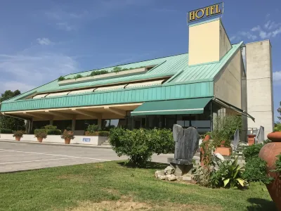 Hotel le Ville Hotel in zona Chiesa di Segromigno in Monte - Pieve di S. Lorenzo
