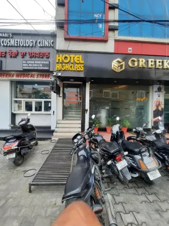 Hotel Highclass Отели в г. Батхинда