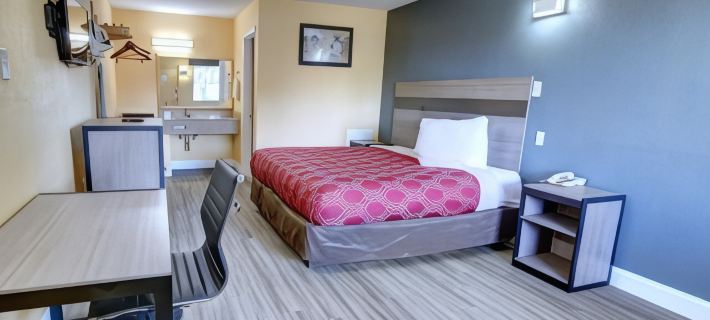 Econo Lodge at Military Circle Hotels in Norfolk