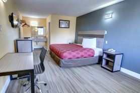 Econo Lodge at Military Circle