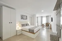 Sonrisa Deluxe Apartments, Levante