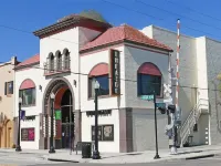 New Steps to Downtown • 7 Mins to Beach + Parking Hotels near Sea Forest Beach Club Homeow