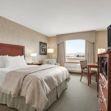 Days Inn & Suites by Wyndham Brandon