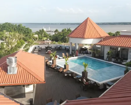 ラマダ パラマリボ プリンセス ホテル パラマリボのホテル