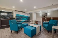 Clarion Pointe Harrodsburg-Danville Hotels in Danville