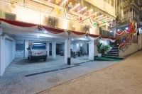 Airport Diana Hotel - parking