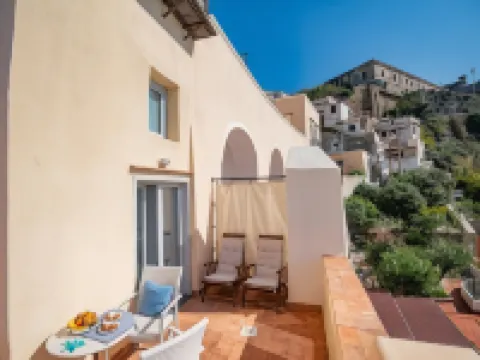 Hotel la Casa Sul Mare Hotels in Procida