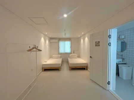 Mokpo Indeowoong Pension Отели рядом со станцией Mokpo Station