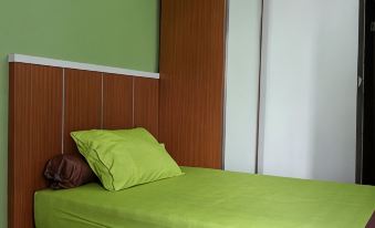 Azhimah Room at Easton Park Residence Apartment Jatinangor
