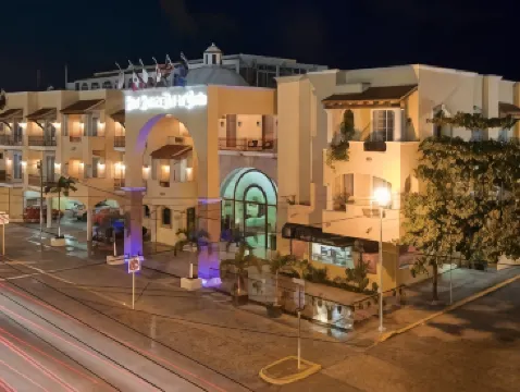 哈斯恩達日德爾卡日貝酒店