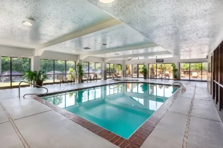 Best Western Plus Cotton Tree Inn