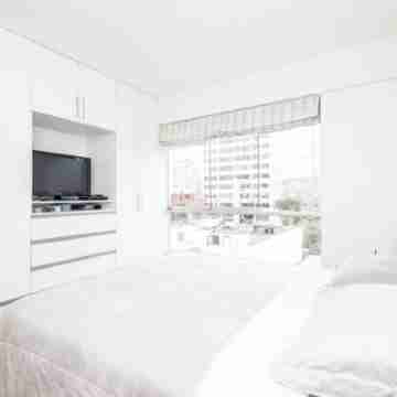 DEPARTAMENTO 1 DORMITORIO CALLE LAS DALIAS UNA CUADRA DE LARCOMAR /HOTEL MARRIOT Rooms