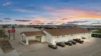 Econo Lodge Alliance - parking