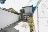 RedDoorz Near Riau Junction Mall 2 Hotels in Bandung Wetan