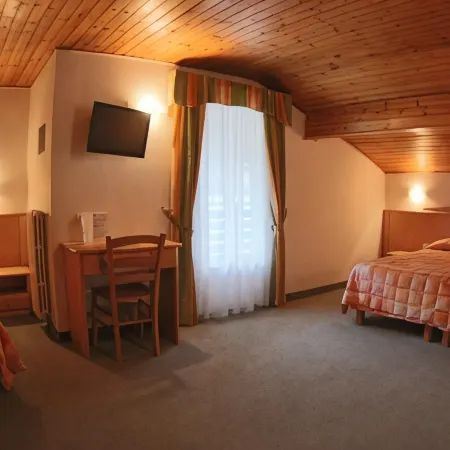 Liz Hotel & Apartments