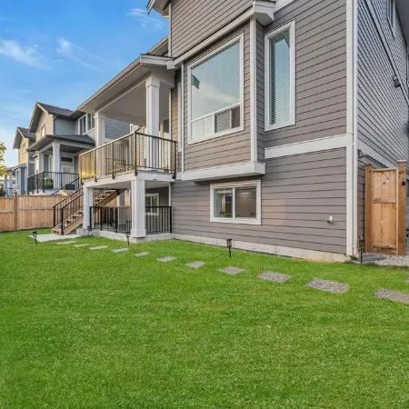 Brand New Ground Level Guest Suite, Close to Beach, US Boarder