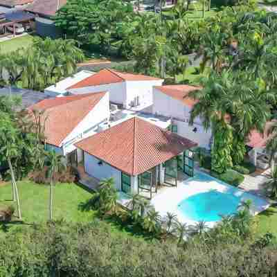 Lion Quay House, Fine Art & Luxury in the Caribbean's finest Exclusive Resort Hotel Exterior