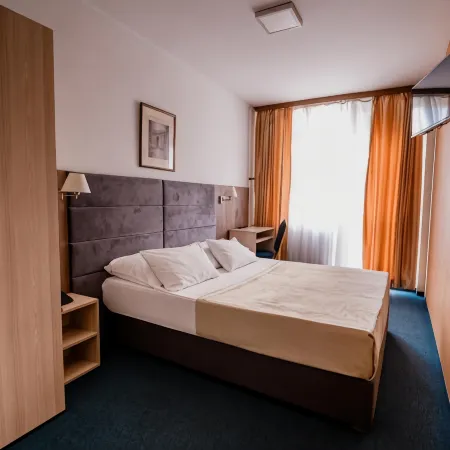 Hotel Slavija Отели рядом с достопримечательностью «Врачар»