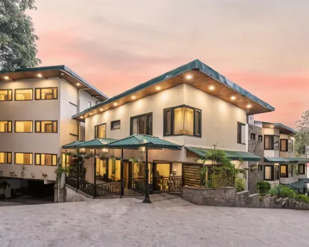 Country Inn Premier Pacific Mall Road Mussoorie Hotels in Mussoorie