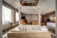 Monte Carlo Inn Vaughan Suites - Hot Tub