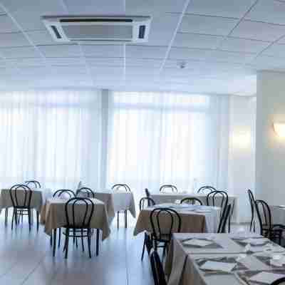 Mona Lisa Hotel Dining/Meeting Rooms