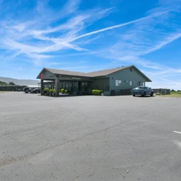 Crescent Beach Motel