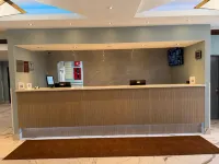 Hilltop Inn & Suites