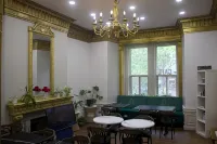 Ambrose House & Cafe - Self Check-in Guesthouse - Condos