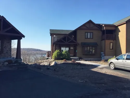 THE BLISS-Lake & Mountain View’s, 5 bedrooms 3 1/2 bathrooms in Lake Harmony.