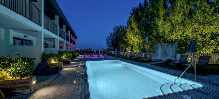 Aqua Bay Hotels in Planos