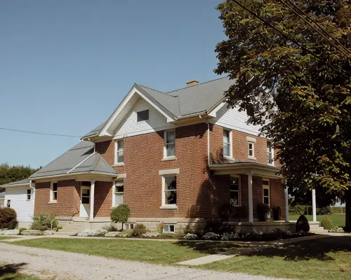 Spacious House with Large yard and King-size bed Hotels in Preble County