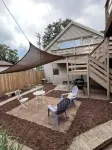 Adorable Carriage House Apartment in the Heart of Denver - Apartments