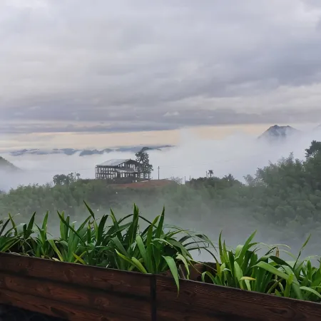 Yunhe Terrace Sit and Watch Yunqi Homestay