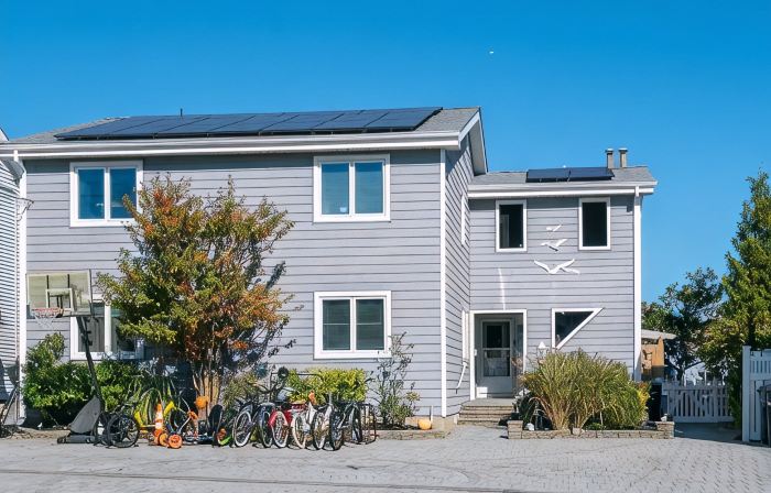 Shorely Waterfront• XL Open 2nd FL 2/3Br 2.5BTH • Jacuzzi Dock Kayak Arcade Bike