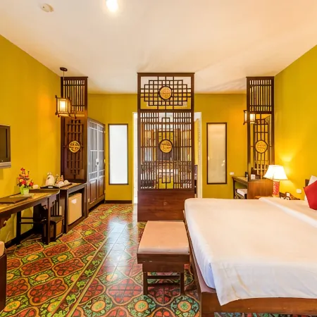 Duangjitt Resort & Spa Отели рядом с достопримечательностью «Пляж Мерлин»