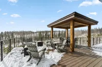 Luxury Silverthorne Retreat -  Panoramic Mountain & Lake Views, Hot Tub & Gazebo