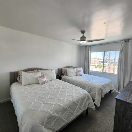 Cozy 2BR - Patio - Pet Friendly