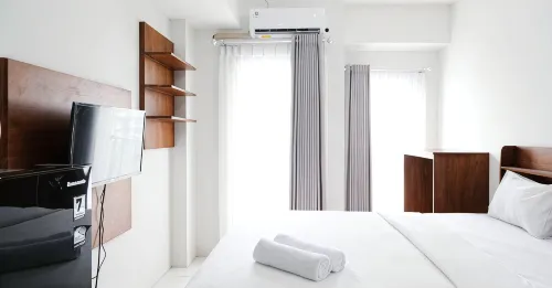 Serene and Comfy Studio at Tamansari Prospero Sidoarjo Apartment By Travelio