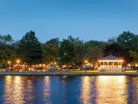 Couples Waterfront Condo Saugatuck Kayak-Beach-Hike-Kayak  Outdoor Heated Pool Hotels in Saugatuck