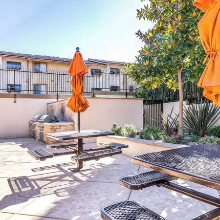 Stylish & Cozy 1BR Retreat Perfect for Work & Travel Prime Location!