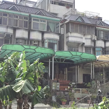 Johnnie's Inn Отели рядом с достопримечательностью «Тематический парк Window on China»