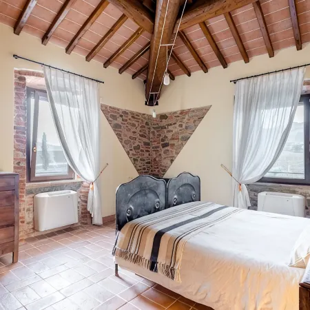 Podere Molinaccio - Luxury Tuscan-style Eco Villa with pool in Valdichiana Отели в г. Паникале