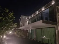 8IK88 Resort Hotels in Por Bay