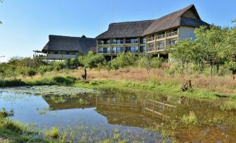 Victoria Falls Safari Club