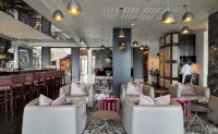 Queen Victoria Hotel by Newmark - bar