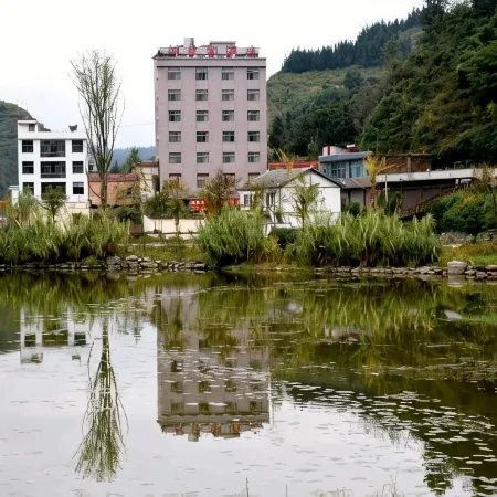 Panzhou Dongjing Lake Homestay