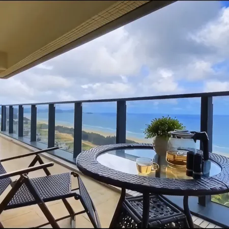 Yangjiang Hailing Island Poly Shili Yintan Fourth Quarter Holiday Apartment