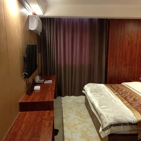 Linquan Golden Harbor City Boutique Hotel