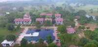 Oak Ray Elephant Lake - Pools